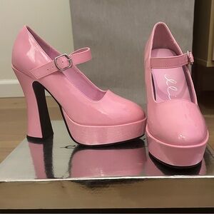 Chunky Mary Jane Platform Heels